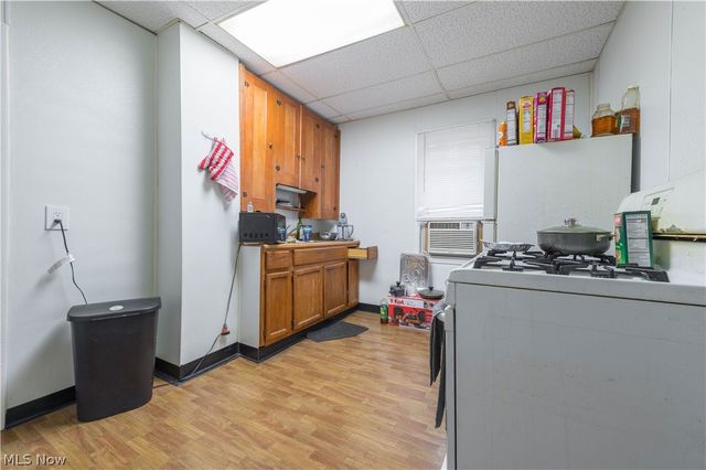 4004 E 52nd Street, Newburgh Heights, OH 44105