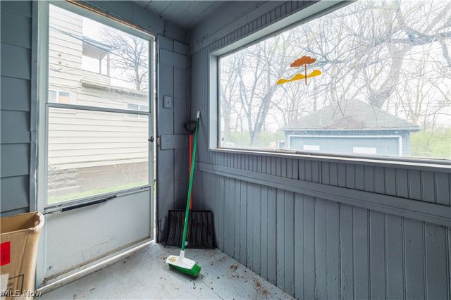 4004 E 52nd Street, Newburgh Heights, OH 44105