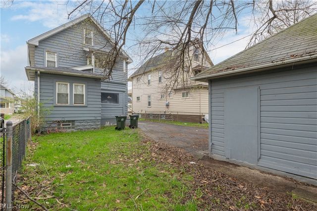 4004 E 52nd Street, Newburgh Heights, OH 44105