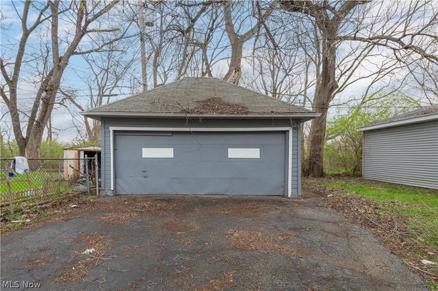 4004 E 52nd Street, Newburgh Heights, OH 44105