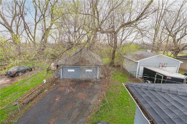 4004 E 52nd Street, Newburgh Heights, OH 44105