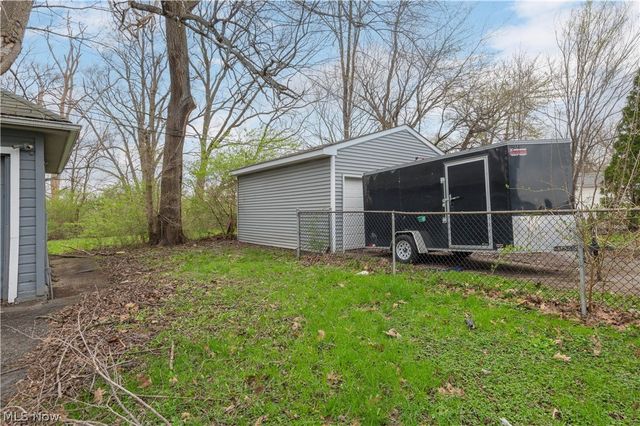 4004 E 52nd Street, Newburgh Heights, OH 44105