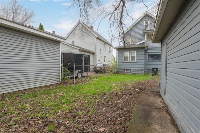4004 E 52nd Street, Newburgh Heights, OH 44105