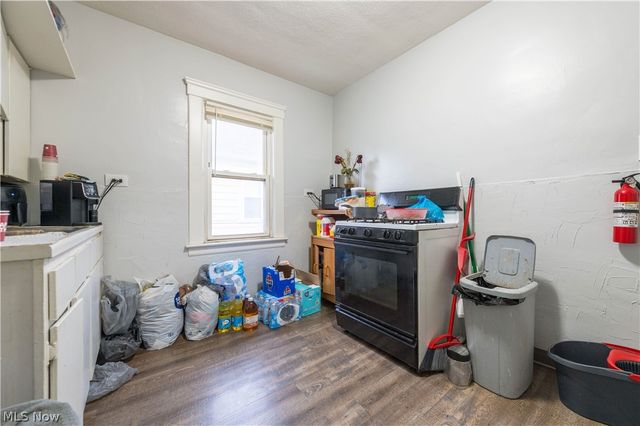 4004 E 52nd Street, Newburgh Heights, OH 44105