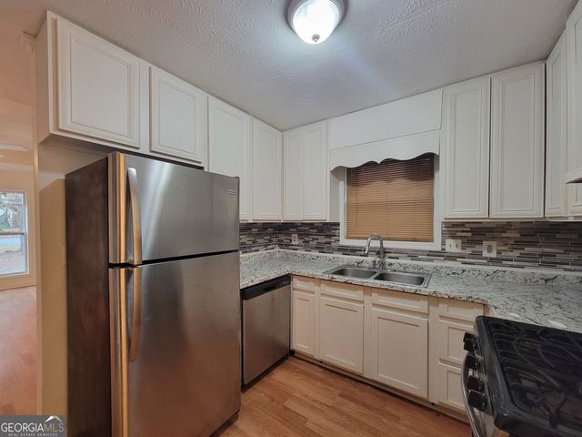 1086 Summer Brook Annex, College Park, GA 30349