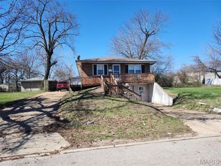 10107 Castle Drive, St Louis, MO 63136