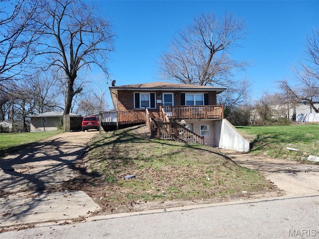 10107 Castle Drive, St Louis, MO 63136