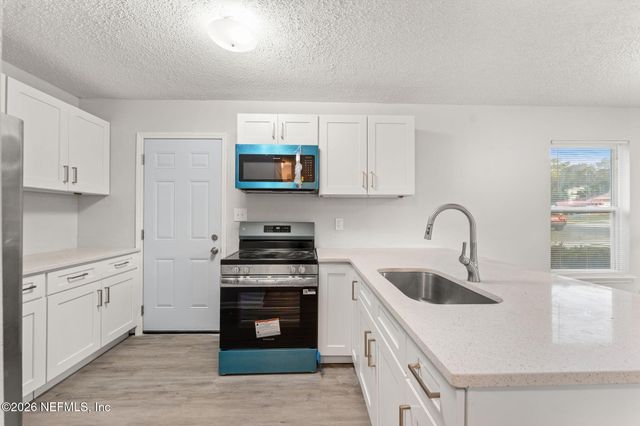 1543 BROOK FOREST Drive, Jacksonville, FL 32208