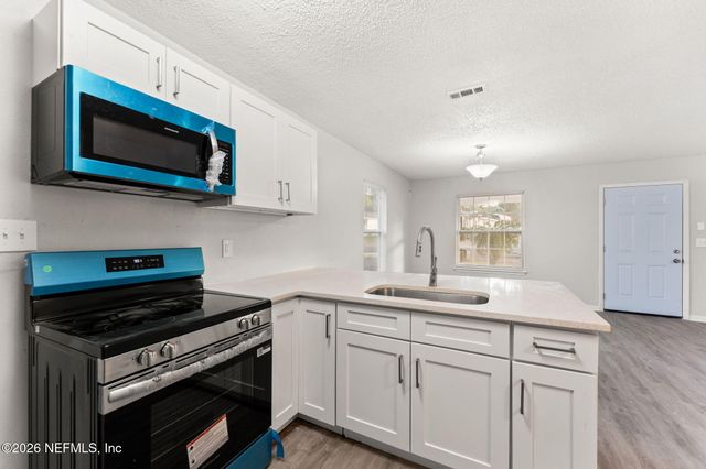 1543 BROOK FOREST Drive, Jacksonville, FL 32208