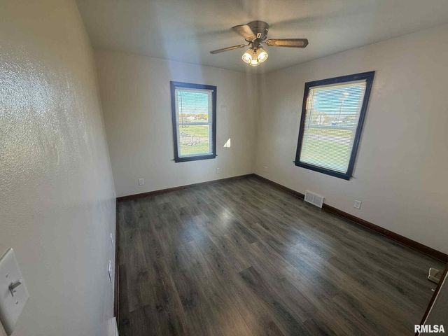 3 Suburban, Milan, IL 61264