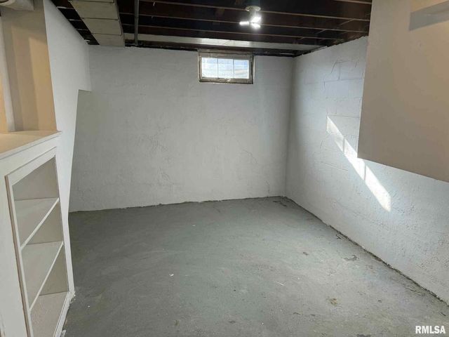 3 Suburban, Milan, IL 61264