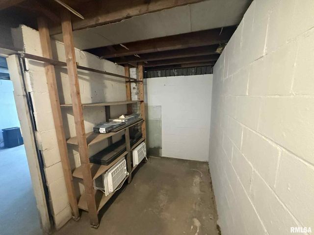 3 Suburban, Milan, IL 61264