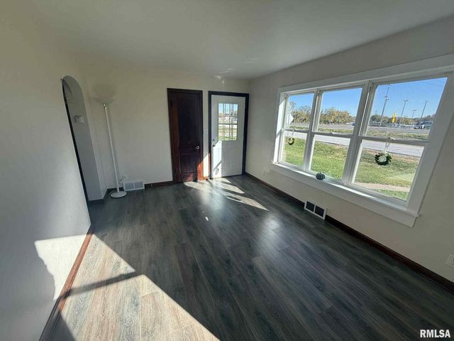 3 Suburban, Milan, IL 61264