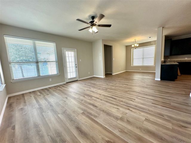 725 Hartsfield, Aubrey, TX 76227