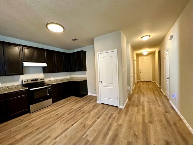 725 Hartsfield, Aubrey, TX 76227