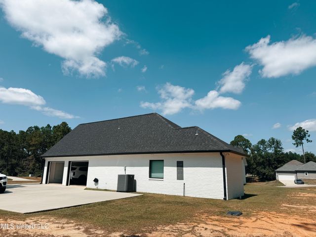 10 Switch Road, Carriere, MS 39426