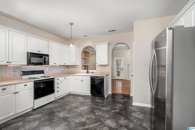 607 PARKSIDE CIRCLE, Helena, AL 35080