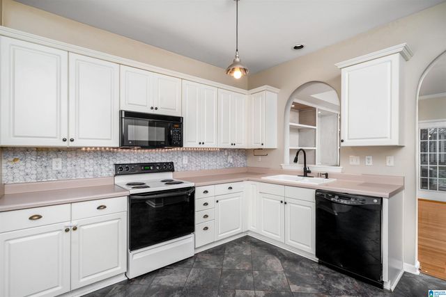 607 PARKSIDE CIRCLE, Helena, AL 35080