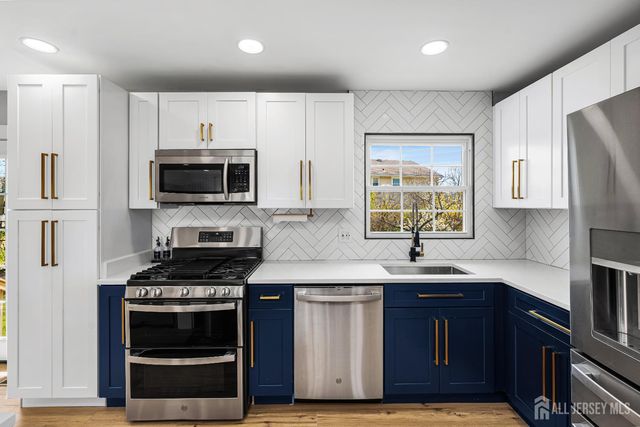 30 Ash Drive, Neptune, NJ 07753