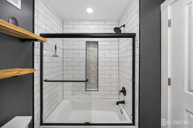 30 Ash Drive, Neptune, NJ 07753