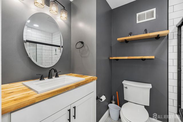 30 Ash Drive, Neptune, NJ 07753