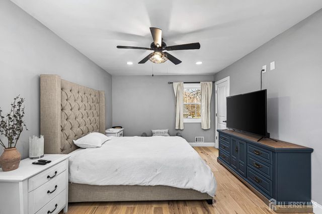 30 Ash Drive, Neptune, NJ 07753