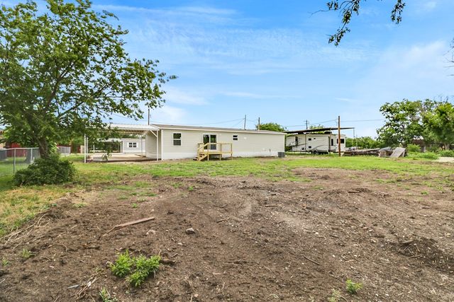 707 W 8th St, Coleman, TX 76834