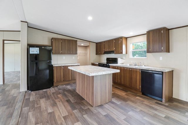 707 W 8th St, Coleman, TX 76834