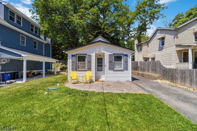 32 Schwarz Blvd, Jefferson Twp., NJ 07849