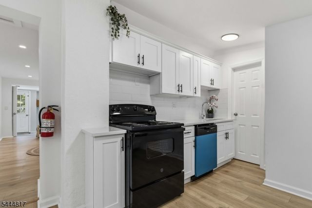 32 Schwarz Blvd, Jefferson Twp., NJ 07849