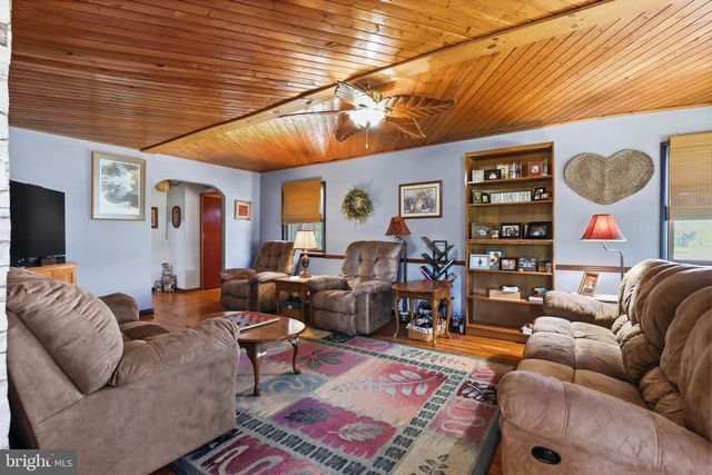 536 FAIRVIEW RD, Mount Joy, PA 17552