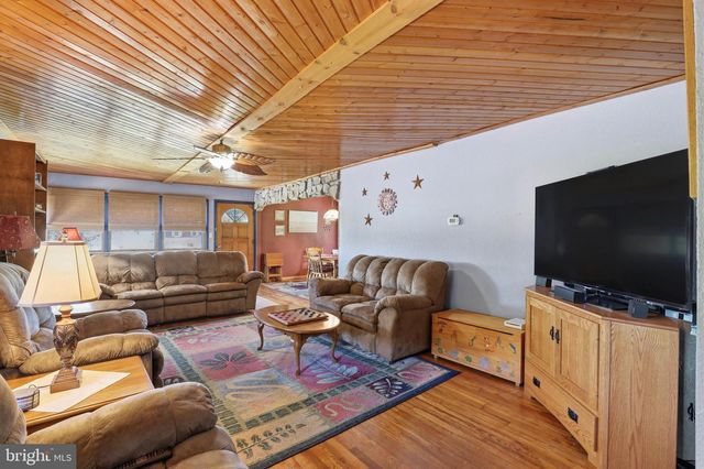 536 FAIRVIEW RD, Mount Joy, PA 17552