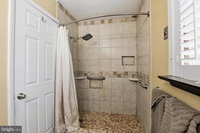 536 FAIRVIEW RD, Mount Joy, PA 17552