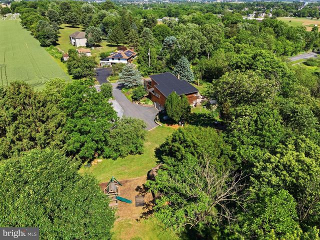 536 FAIRVIEW RD, Mount Joy, PA 17552