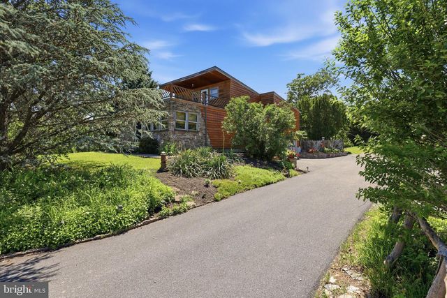 536 FAIRVIEW RD, Mount Joy, PA 17552