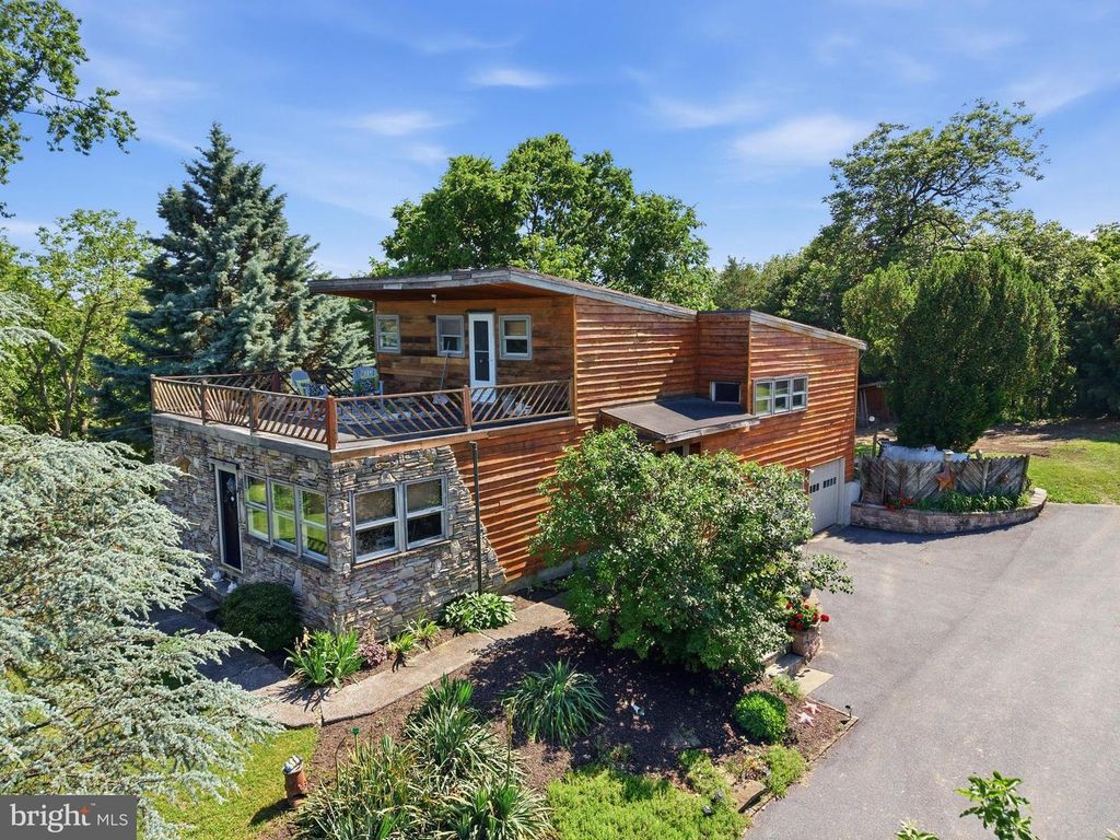 536 FAIRVIEW RD, Mount Joy, PA 17552
