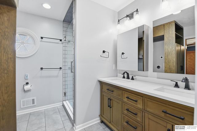 1524 S 126th Street, Omaha, NE 68144