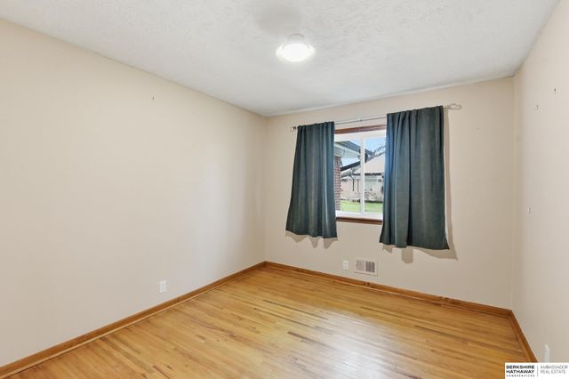 1524 S 126th Street, Omaha, NE 68144