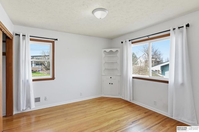 1524 S 126th Street, Omaha, NE 68144