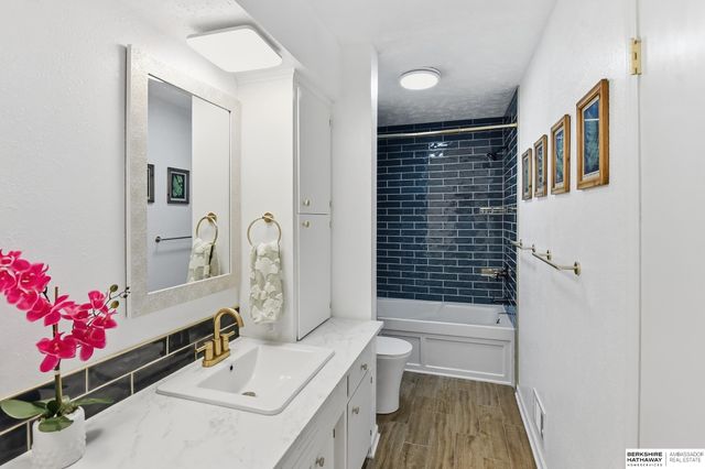 1524 S 126th Street, Omaha, NE 68144