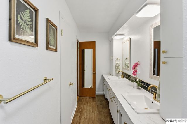 1524 S 126th Street, Omaha, NE 68144