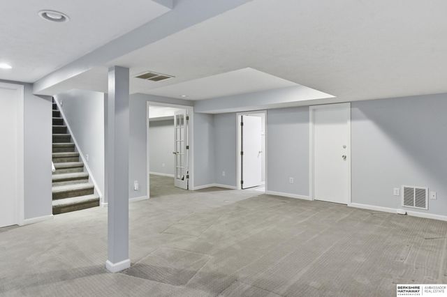 1524 S 126th Street, Omaha, NE 68144