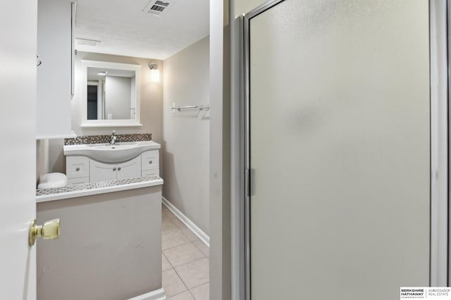 1524 S 126th Street, Omaha, NE 68144