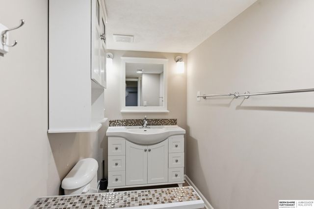 1524 S 126th Street, Omaha, NE 68144