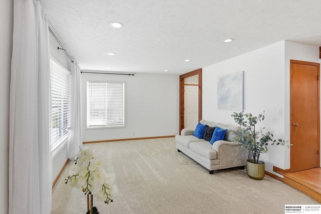 1524 S 126th Street, Omaha, NE 68144