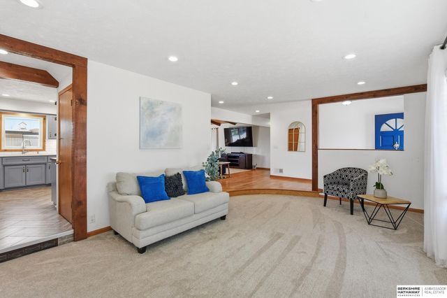 1524 S 126th Street, Omaha, NE 68144