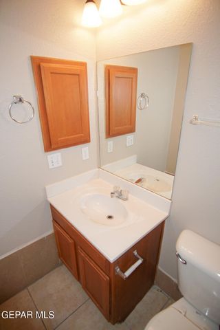 3900 Kemp Avenue B, El Paso, TX 79904