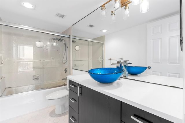 2400 Presidential Way 1502, West Palm Beach, FL 33401