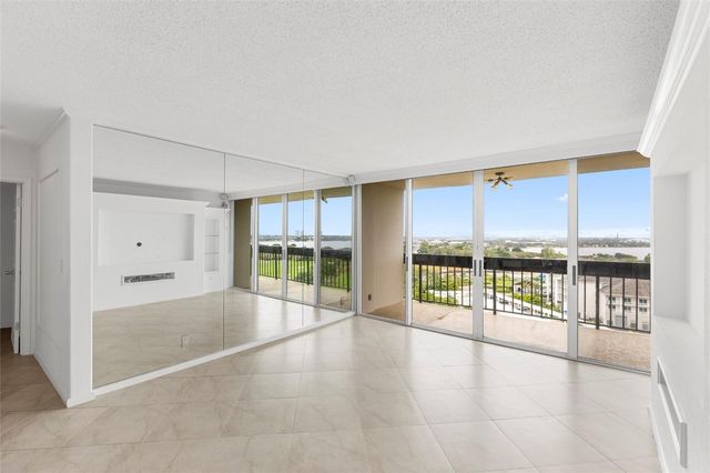 2400 Presidential Way 1502, West Palm Beach, FL 33401