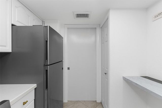 2400 Presidential Way 1502, West Palm Beach, FL 33401